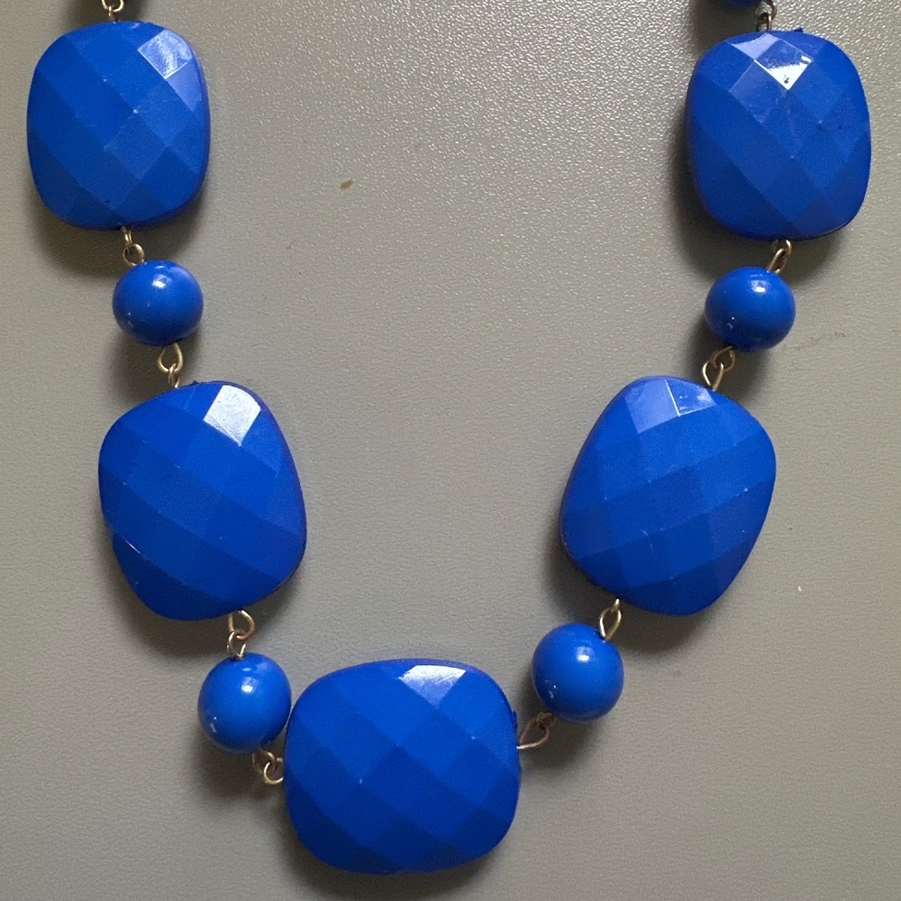 Elegant Blue Beaded Necklace